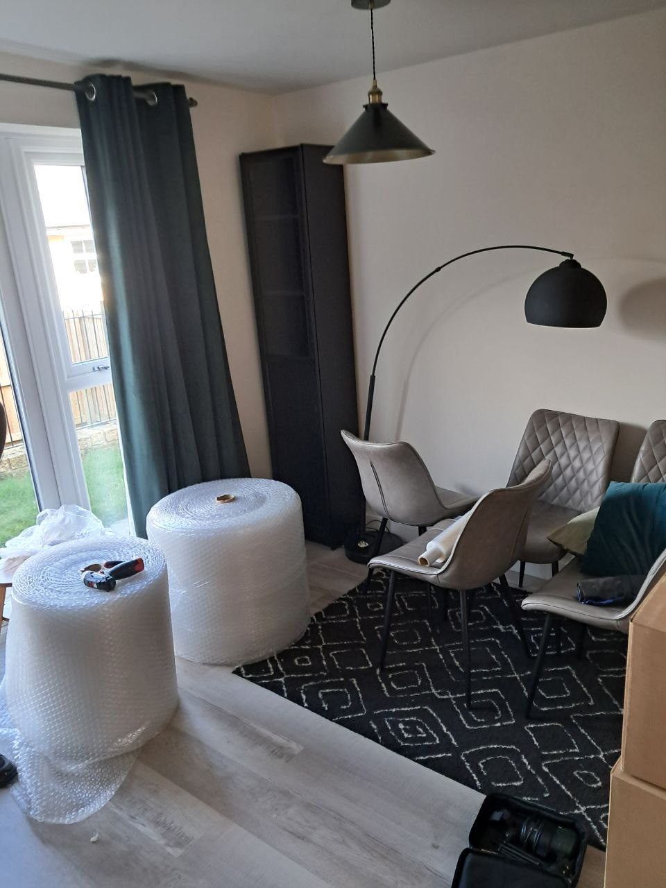 ambremovals / AMB Removals – removal boxes and bubble wrap DboaVG7C